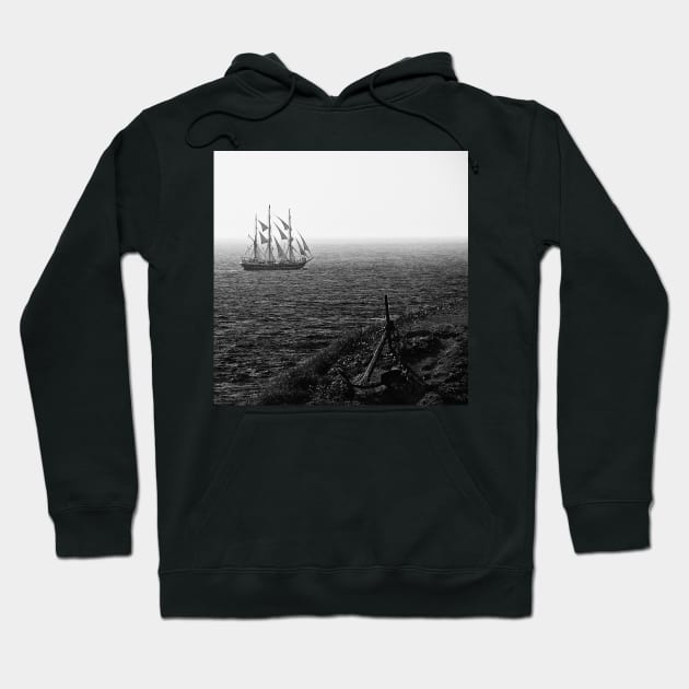 Le Belem devant Saint-Mathieu Hoodie by rollier